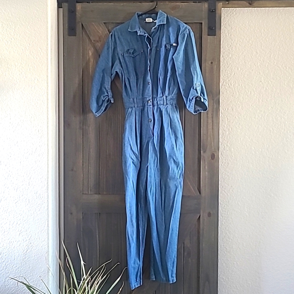 Womens VINTAGE denim jump suit!